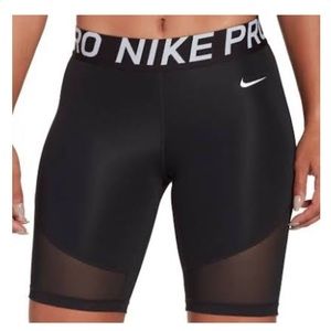 NIKE BIKER SHORTS